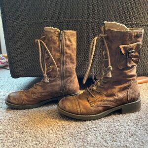 Roxy Seattle III Distressed Combat Boots